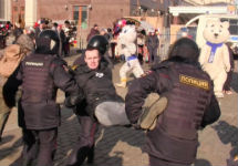 Разгон на Манежной 01.03.2014. Кадр Грани-ТВ