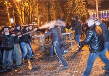 Столкновение в Донецке. Фото: novosti.dn.ua