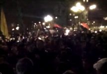 Активисты "Правого сектора" у Рады. Кадр "Общественного ТВ"