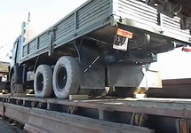 Машина украинской армии, испорченная оккупантами. Кадр видео с youtube-канала Umka1i