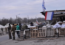 Блокпост российских оккупантов на границе Крыма и Херсонской области, март 2014. Фото: vesti.ua